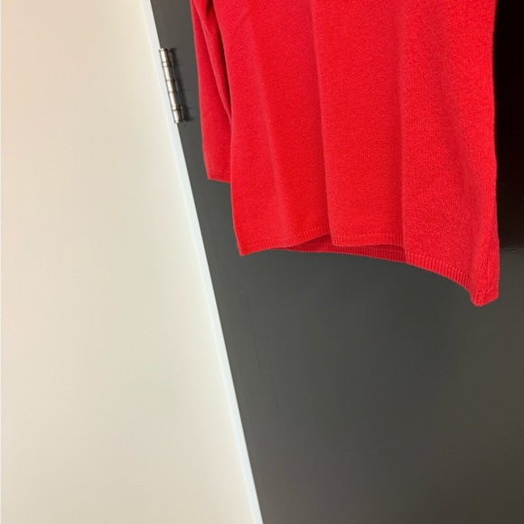 InCashmere S GUC coral V-Neck Sweater Fitted Style 3/4 sleeves - Picture 7 of 14